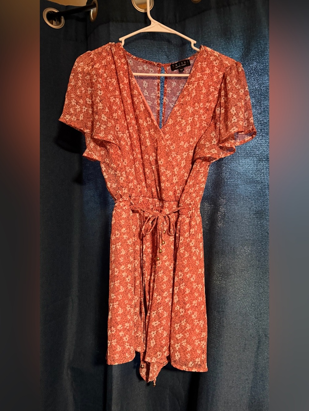 Trixxi Coral Pink Floral Tie-Waist Romper Size Large EUC